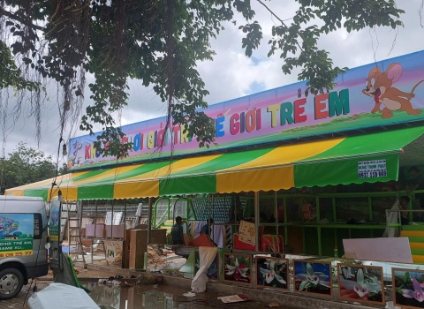 Bạt che nắng mưa